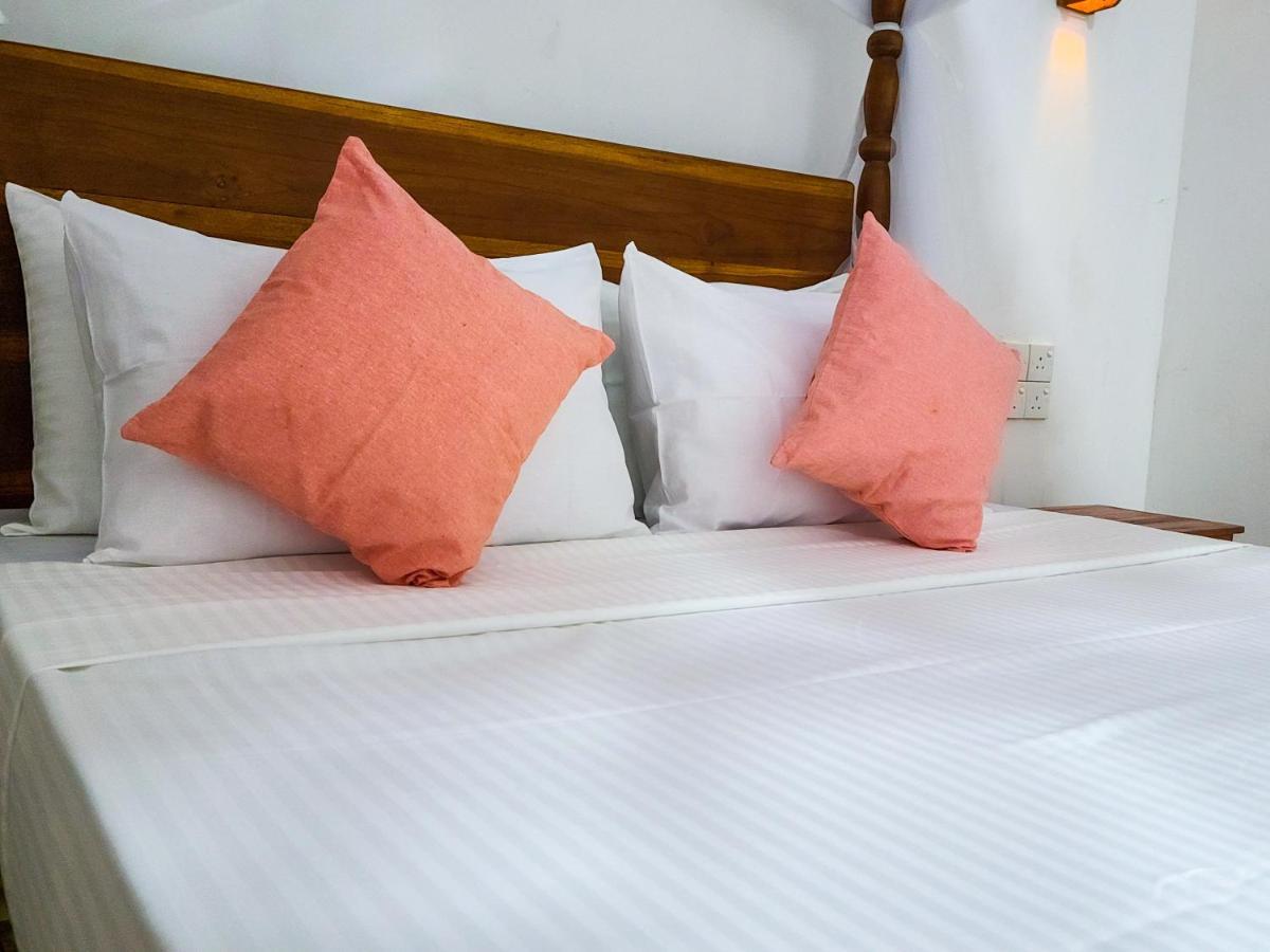 Woodholic Homestay Sigiriya Exteriör bild
