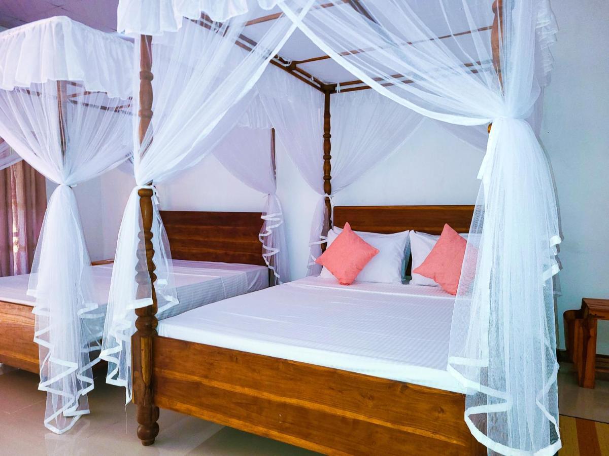 Woodholic Homestay Sigiriya Exteriör bild