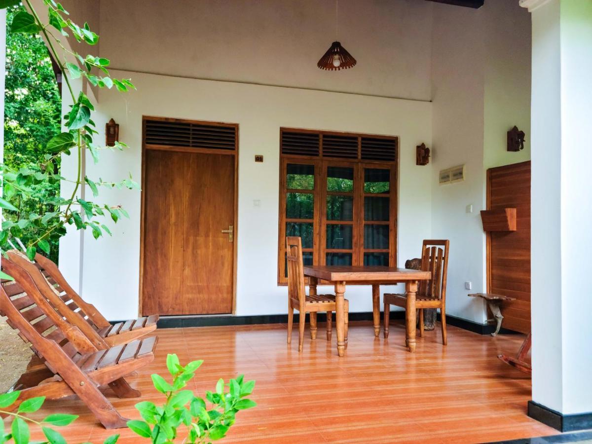 Woodholic Homestay Sigiriya Exteriör bild
