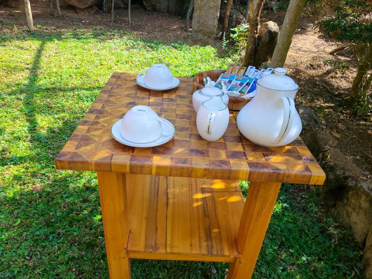 Woodholic Homestay Sigiriya Exteriör bild