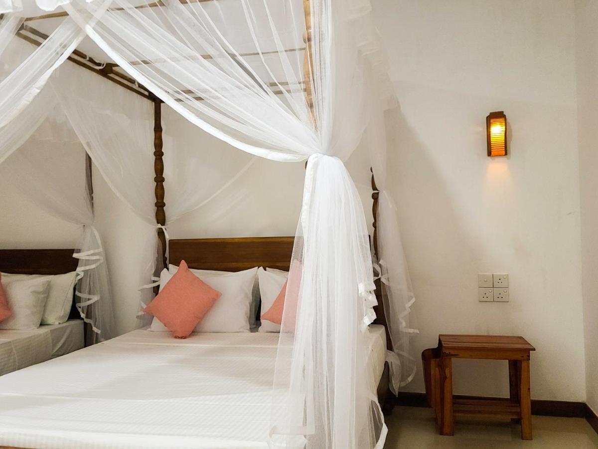 Woodholic Homestay Sigiriya Exteriör bild
