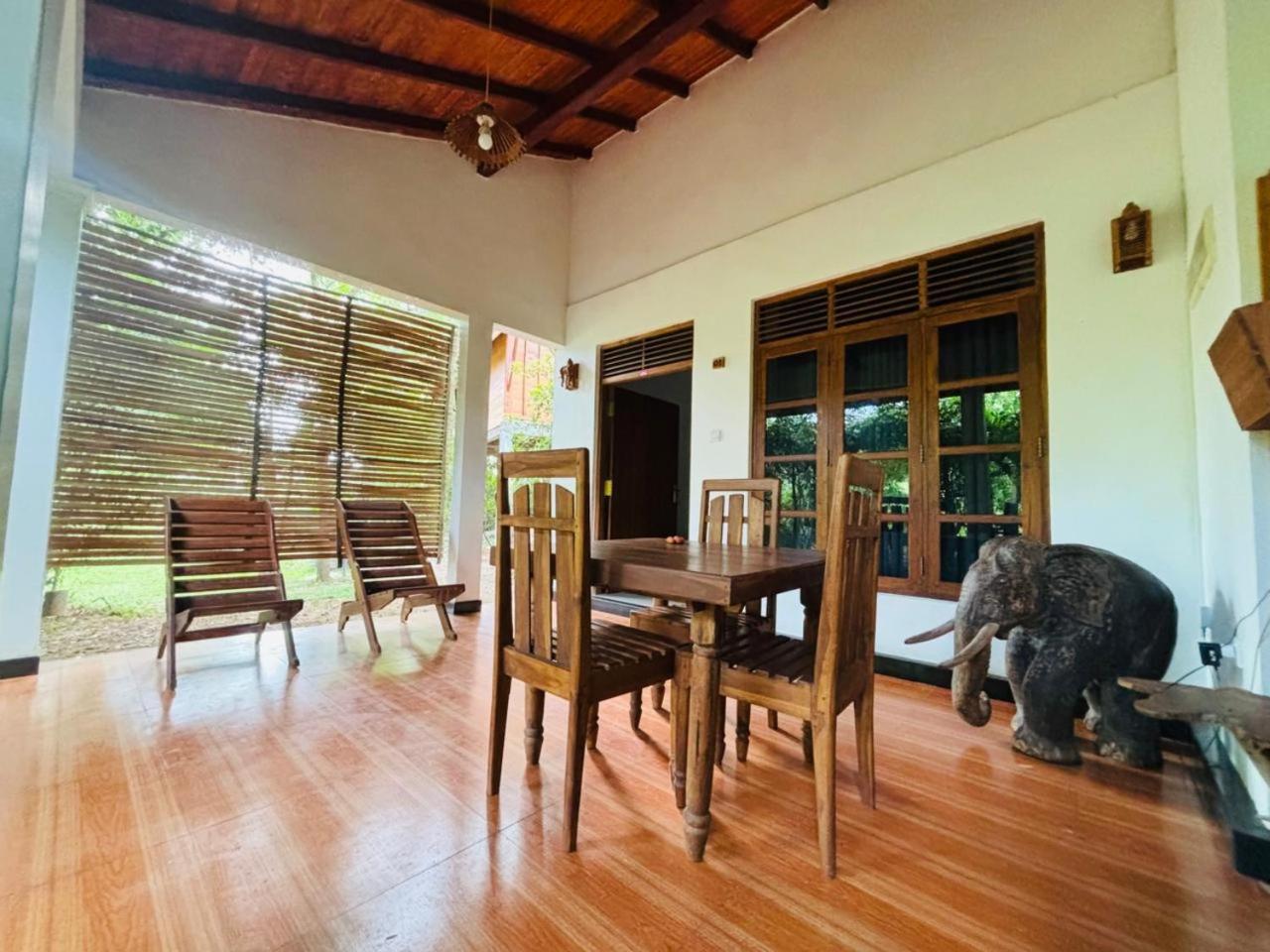 Woodholic Homestay Sigiriya Exteriör bild