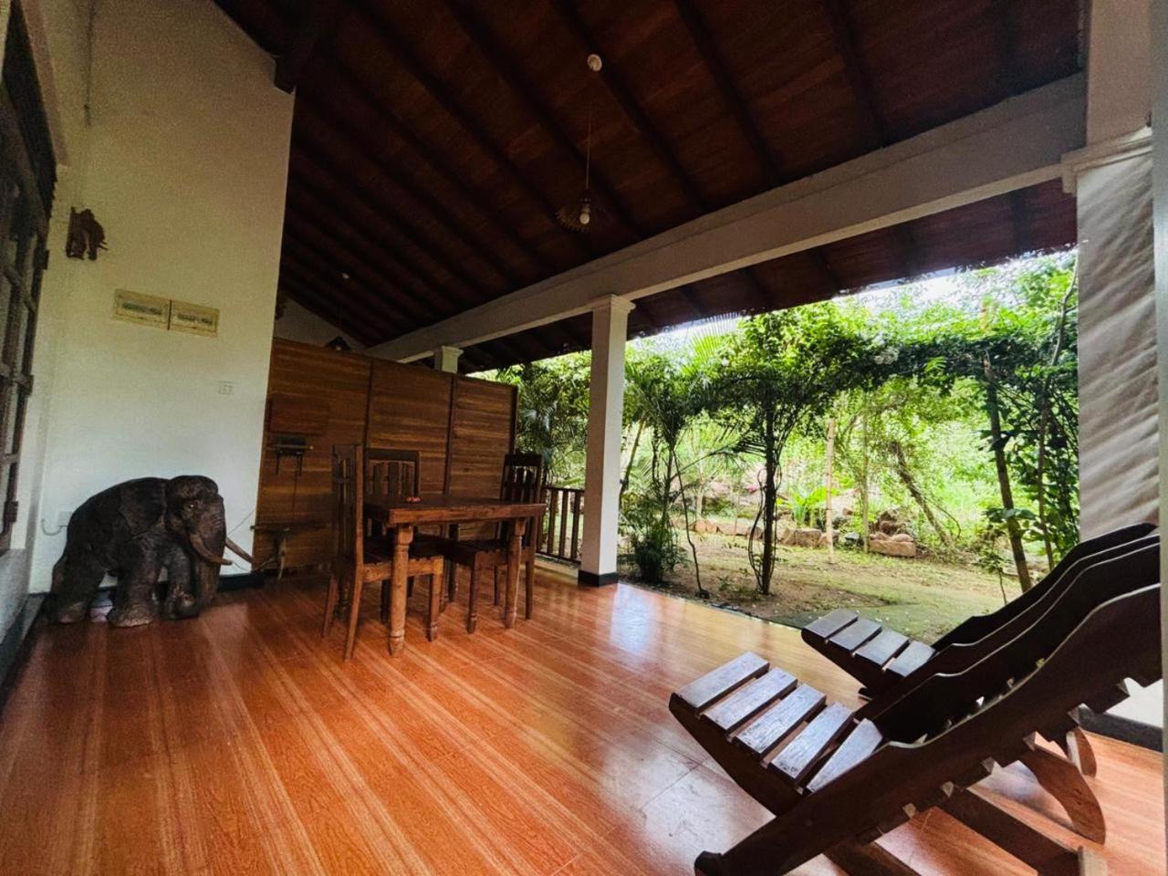 Woodholic Homestay Sigiriya Exteriör bild
