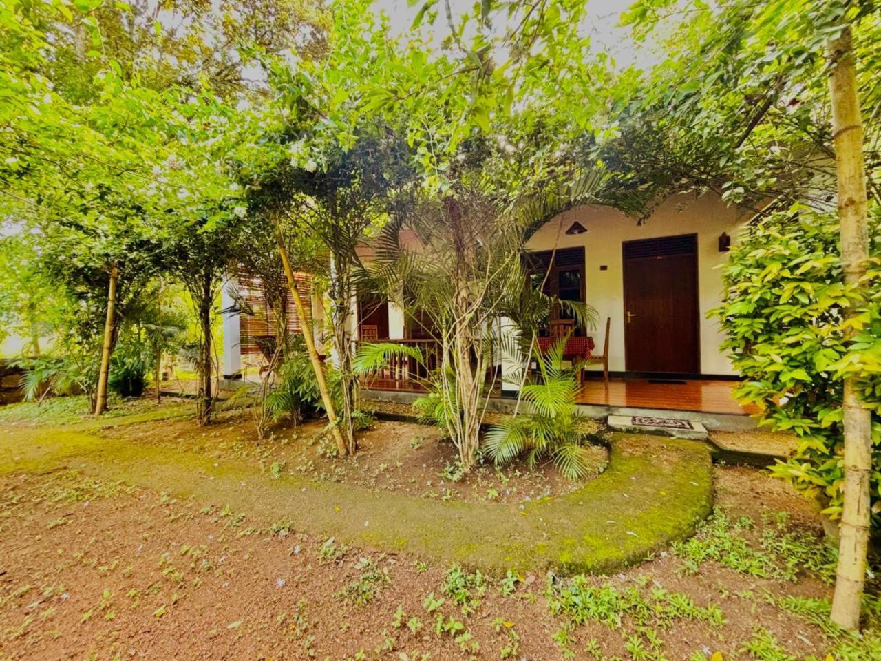 Woodholic Homestay Sigiriya Exteriör bild
